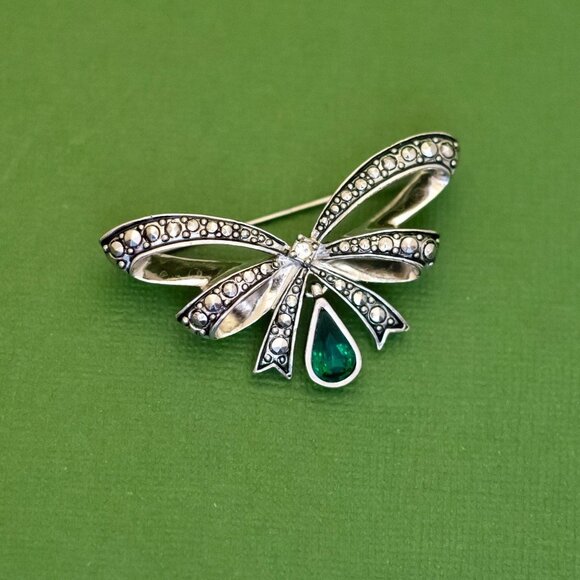 Vintage Intricate Butterfly Ribbon Silver Tone Brooch by Avon K40 - Picture 1 of 2